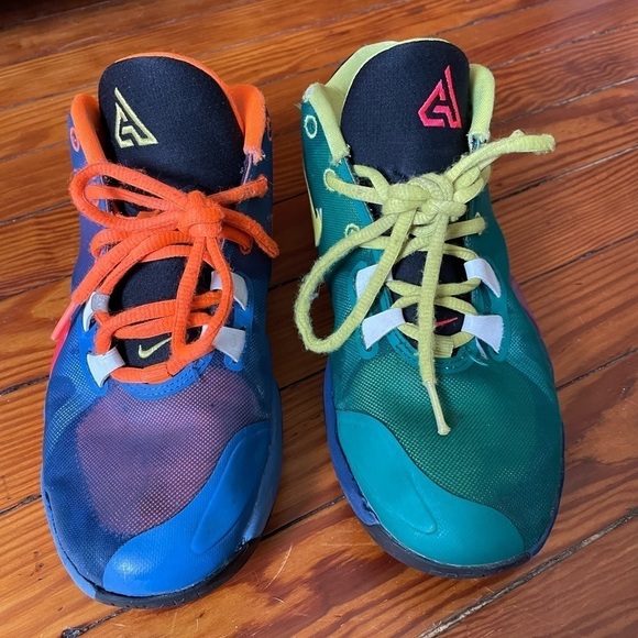 Nike Zoom Freak, kids 6, multicolor mid-rise basketball running active sneakers - Picture 9 of 13